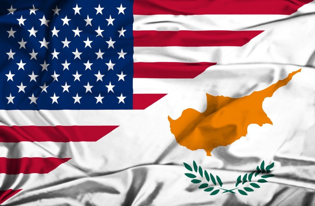 Флаги Кипра и США