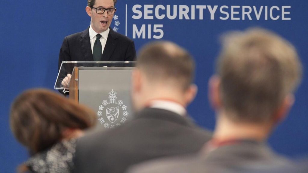 Глава MI5 Кен Маккаллум
